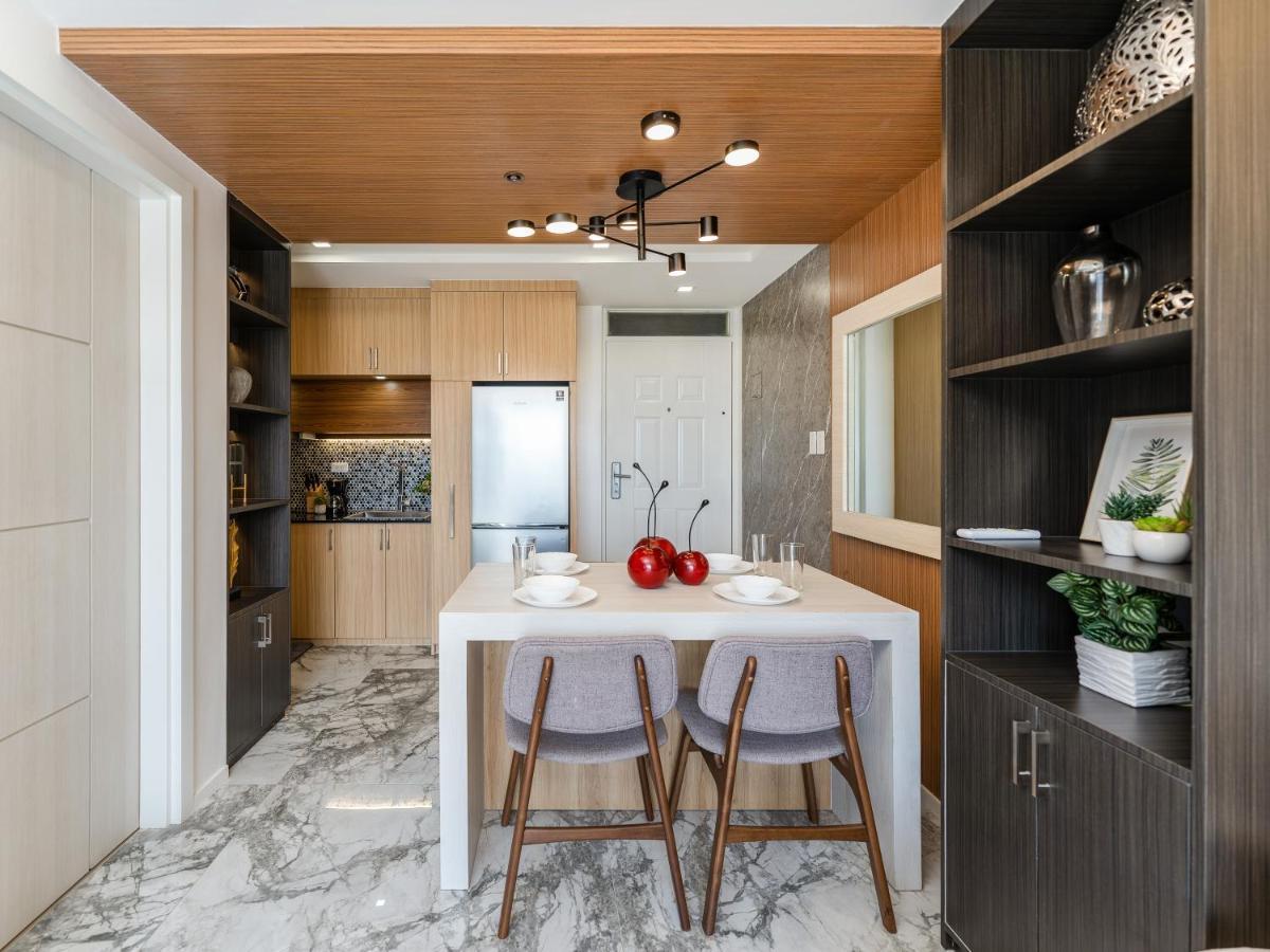 537 Amani Luxury Suite, 3 Minutes To Airport,with Gym & Pool, Fast Wi-fi, Free Netflix *