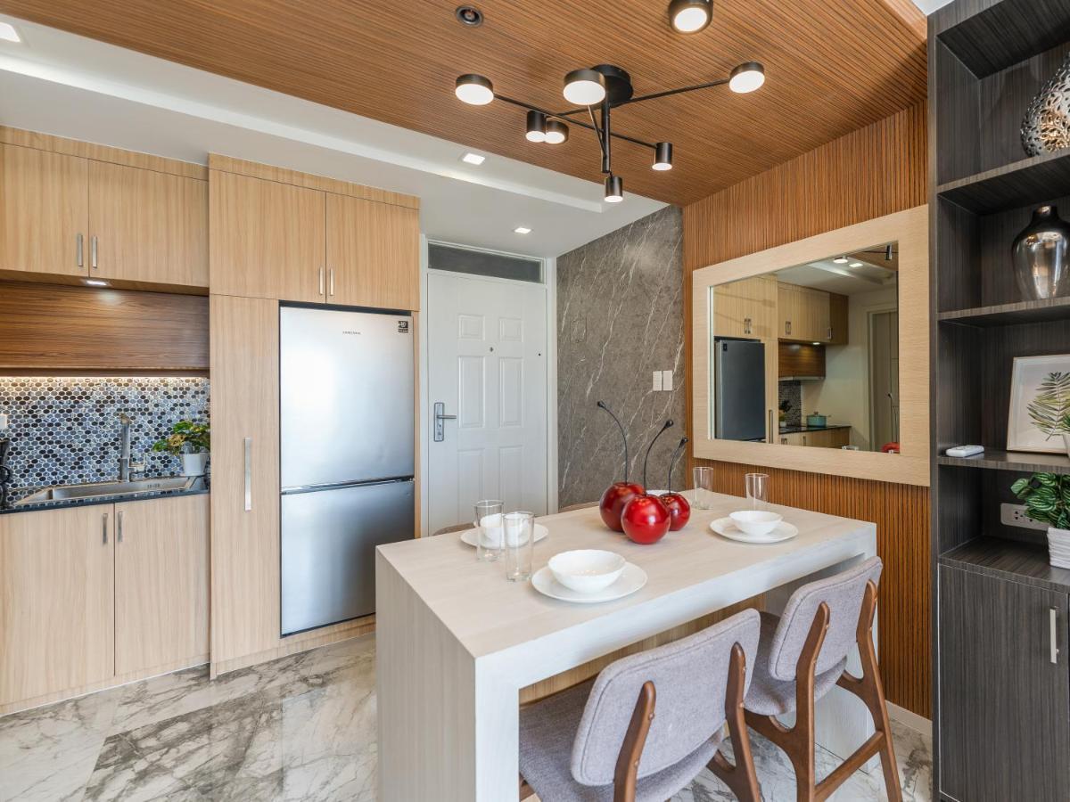 537 Amani Luxury Suite, 3 Minutes To Airport,with Gym & Pool, Fast Wi-fi, Free Netflix Apartment